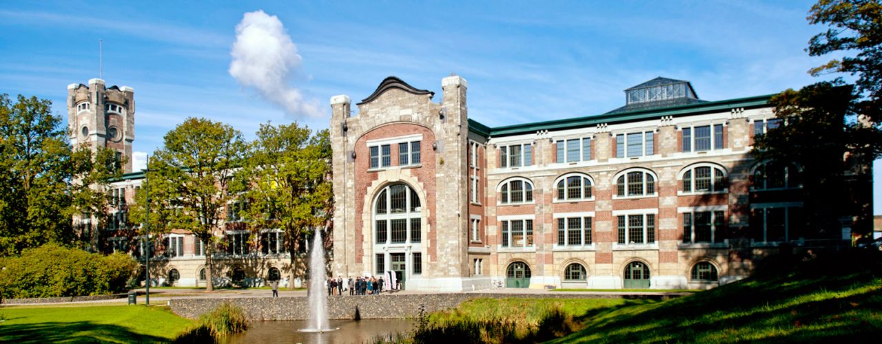 Front view of the Thor Central building