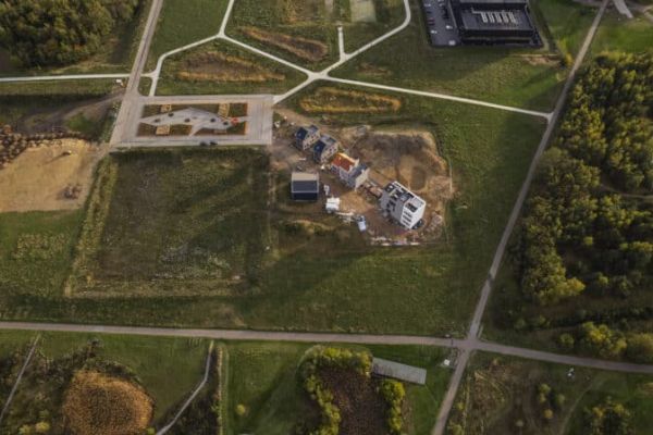Een luchtfoto van het Outdoor werflab