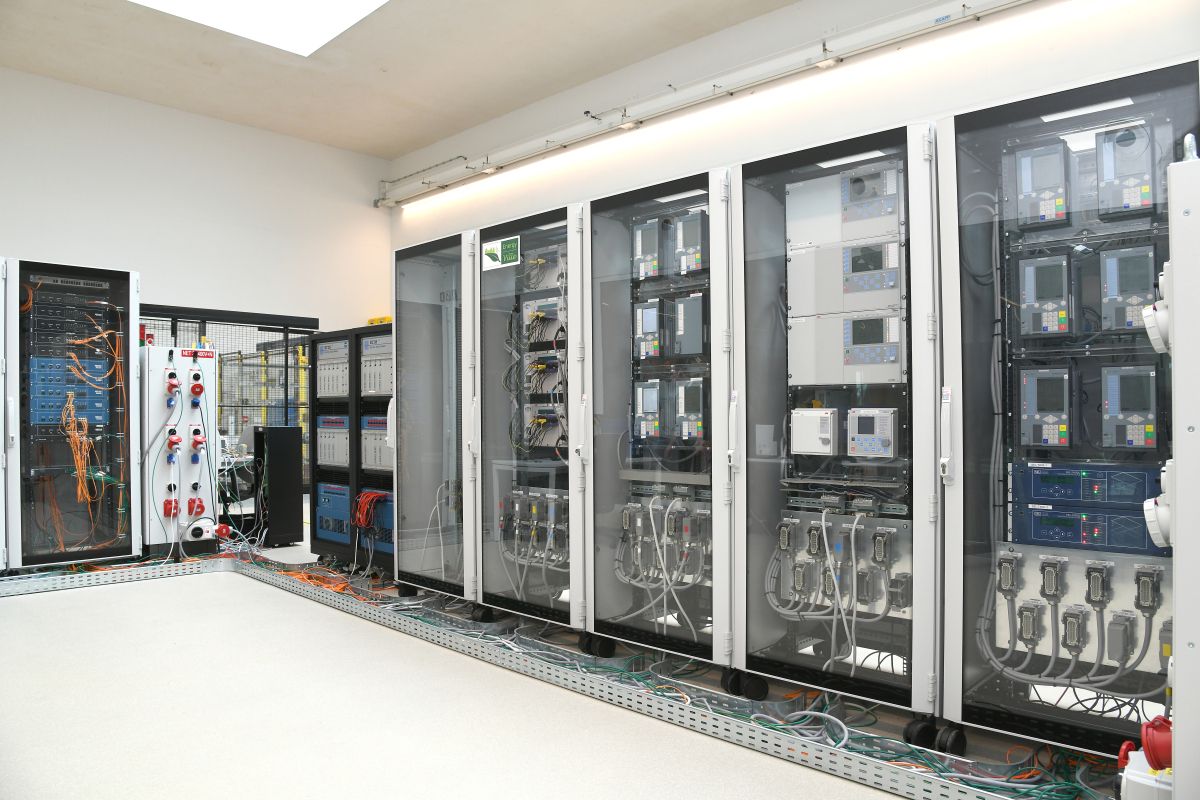Overzicht van het lab voor Digitale Emulatie van Netten.