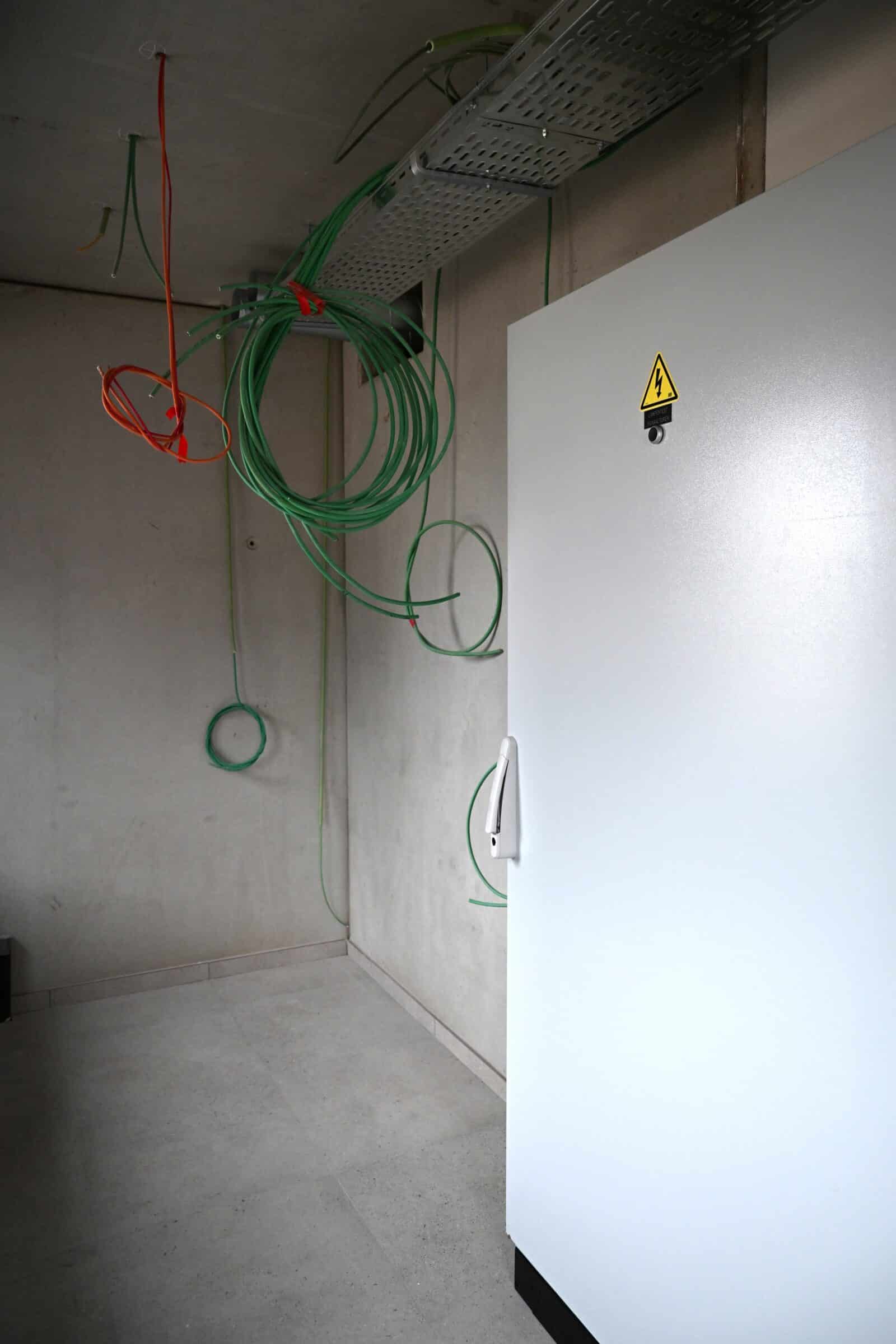 THOREAQ two identical lab houses interior