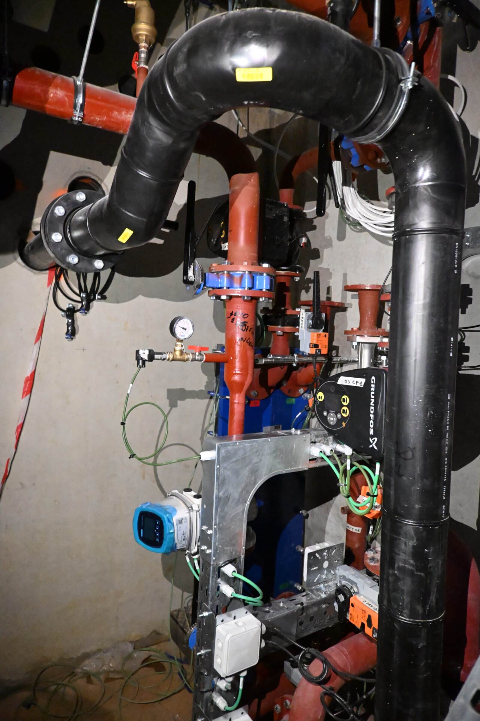 THOREAQ two identical lab houses interior